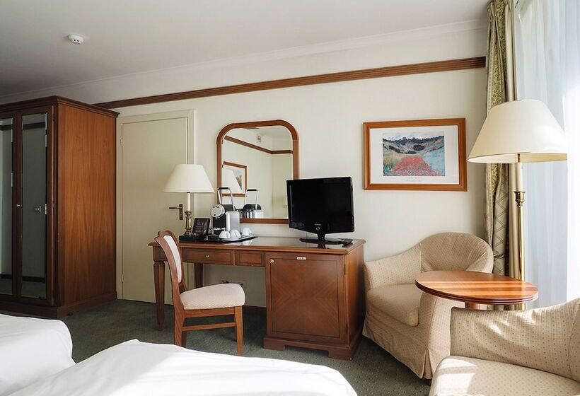 Номер Superior, Radisson Slavyanskaya Hotel And Business Centre, Moscow