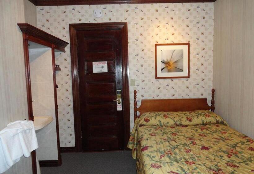 标准单人间共用浴室, 31 Extended Stay