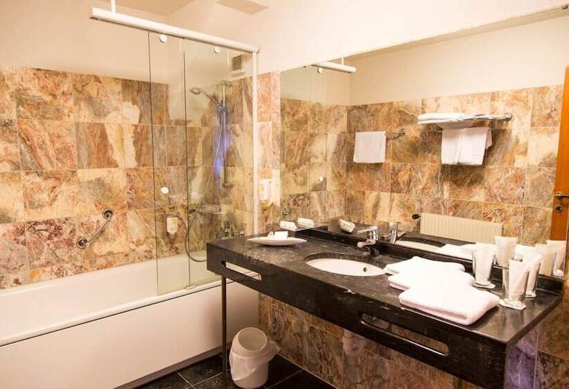 Номер Стандарт Трехместный, Parkhotel Altenburg