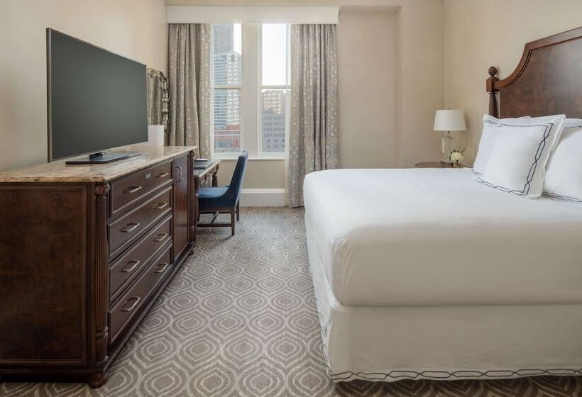 חדר דלוקס מותאם לאנשים עם מוגבלויות, The Roosevelt New Orleans  A Waldorf Astoria