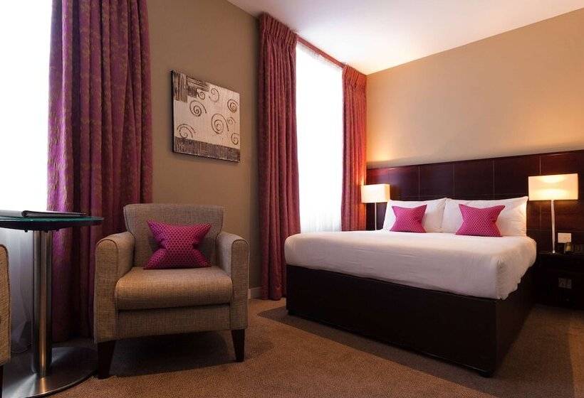 Deluxe-huone, Berjaya Eden Park London