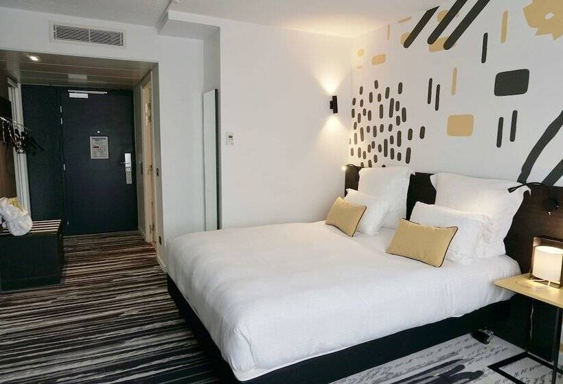 Номер Superior, Golden Tulip Roissy Saint Witz