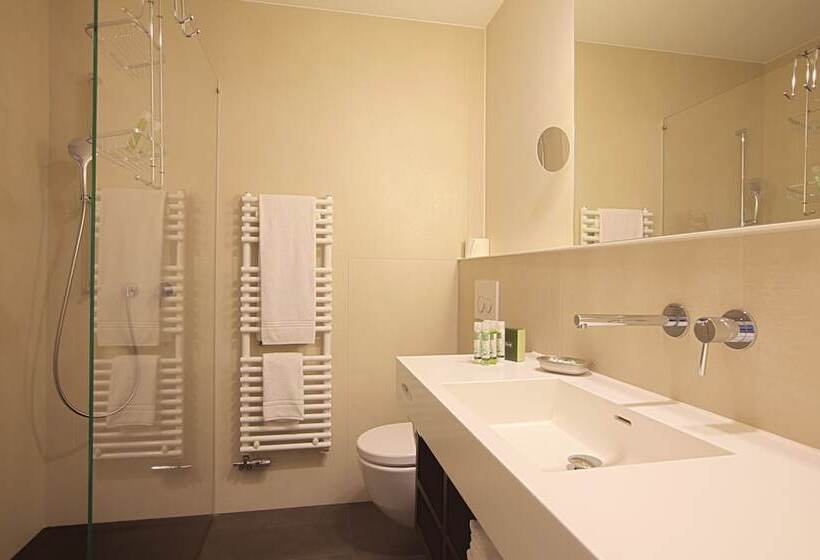 اتاق استاندارد سه نفره, Boutique Hotel Bellevue
