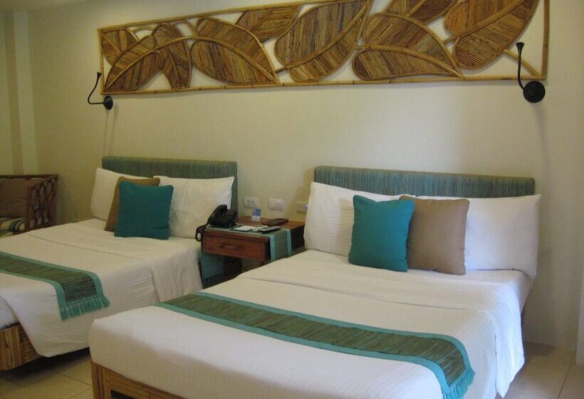 Номер Deluxe, Bluewater Maribago Beach Resort