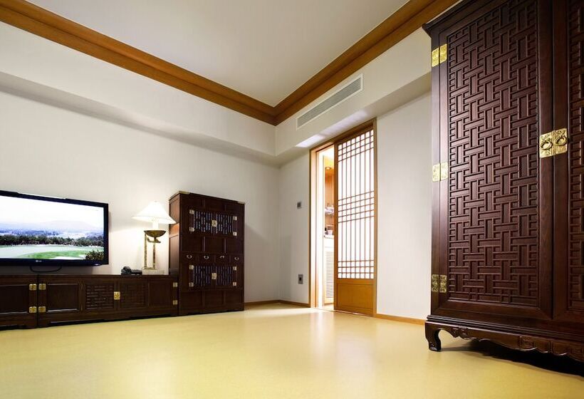 Номер Deluxe, Hilton Gyeongju