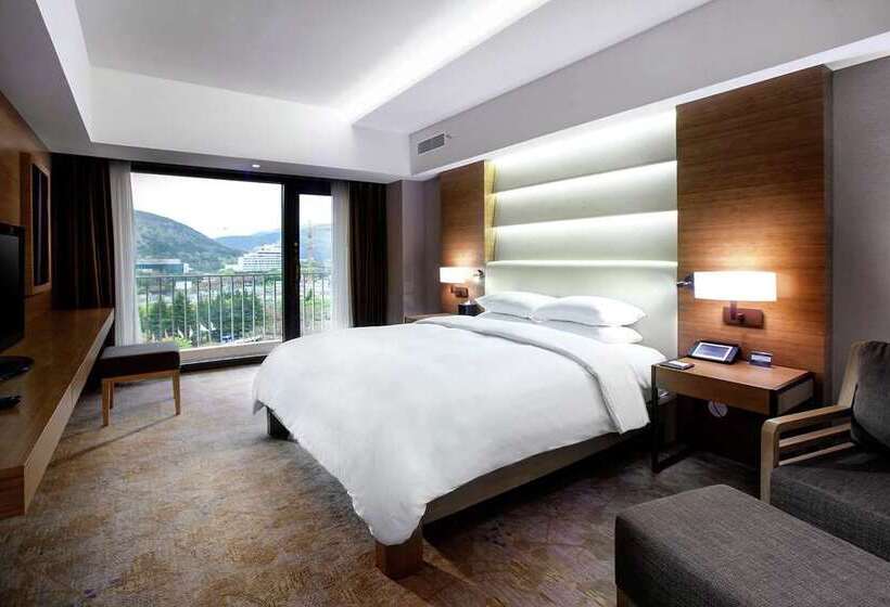 Люкс Executive Кровать Кинг, Hilton Gyeongju