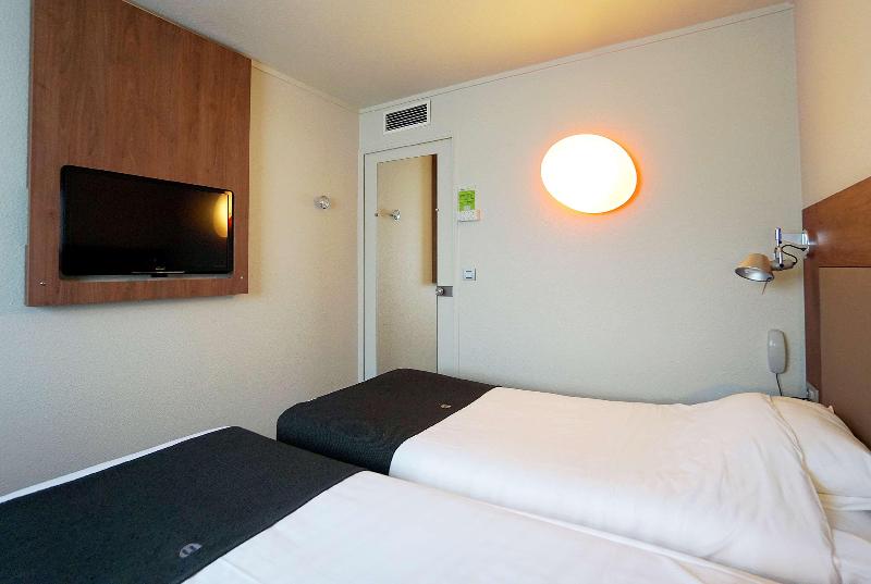 Номер Стандарт, Campanile Paris Ouest Chaville