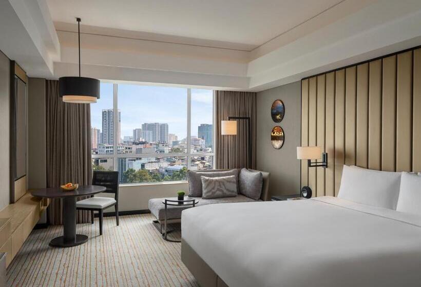 اتاق کلاب, New World Saigon