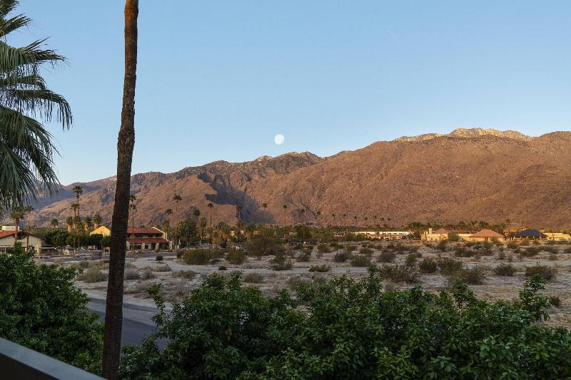 Suite, Courtyard By Marriott Palm Springs