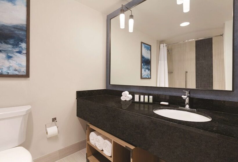 Люкс, Embassy Suites By Hilton Monterey Bay Seaside