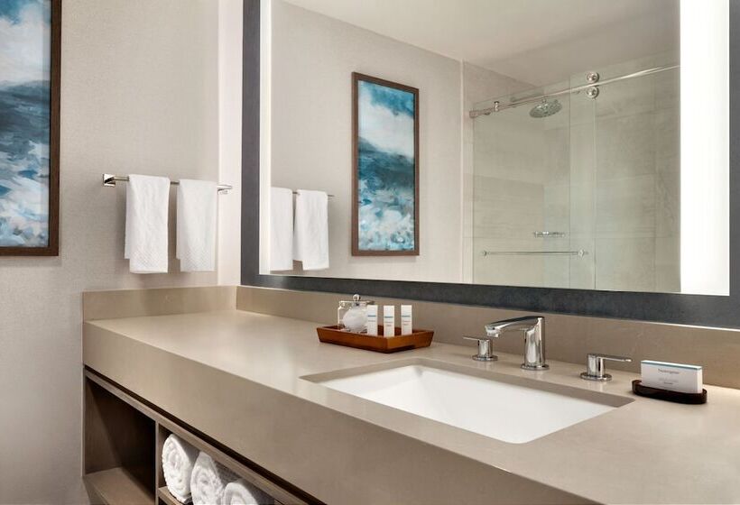 Люкс 2 Спальни, Embassy Suites By Hilton Monterey Bay Seaside