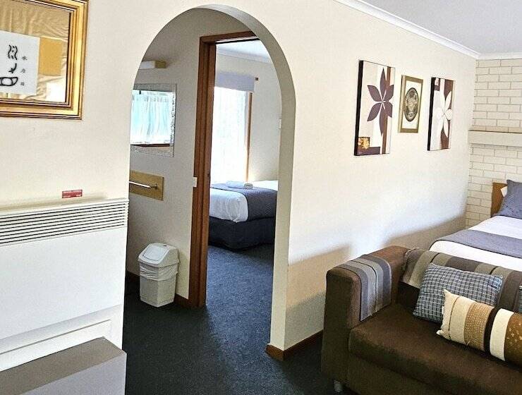 Люкс Семейный 2 Спальни, Alfred Motor Inn