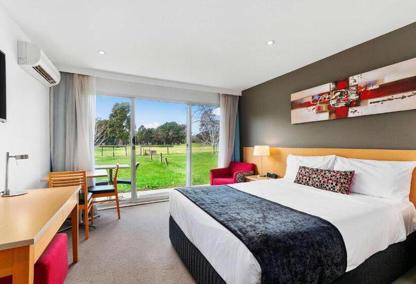 Люкс, Quality Inn & Suites Traralgon
