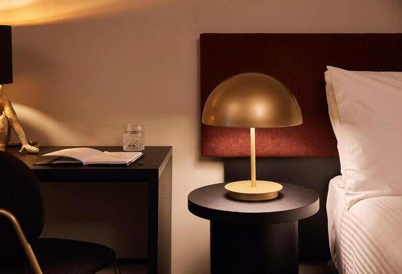キングベッドのスタンダードシングルルーム, The Capitol Hotel Sydney