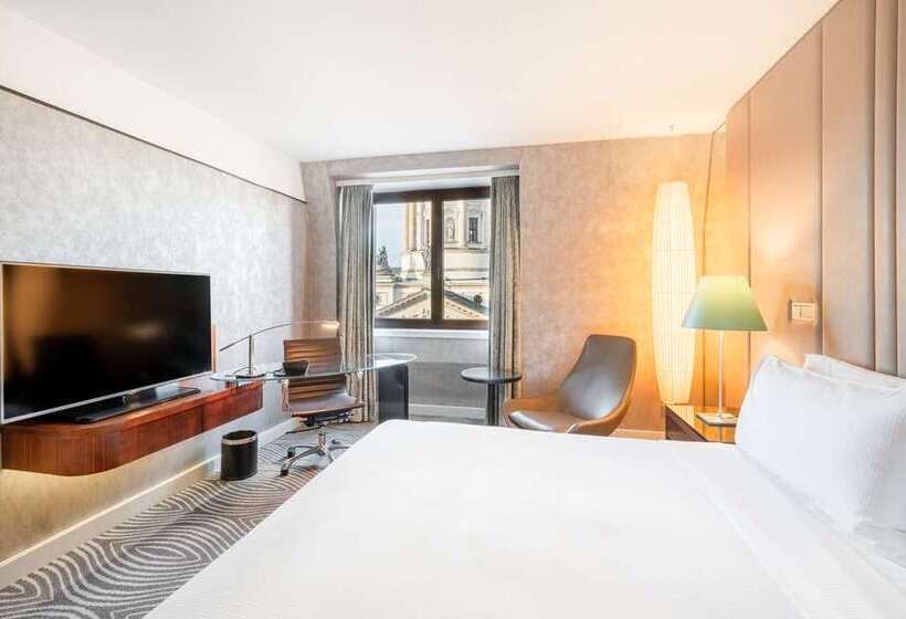 带大床的行政房间, Hilton Cardiff