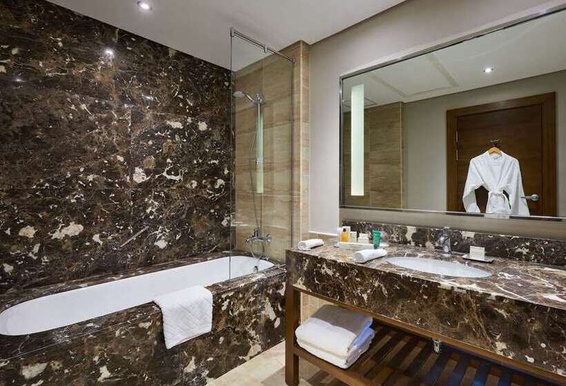 带大床的行政房间, Hilton Cardiff