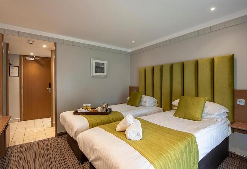 Номер Стандарт, Hogs Back Hotel & Spa