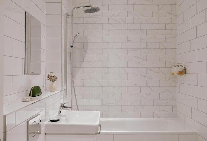 Люкс Повышенной Комфортности, Sonder Royal Garden