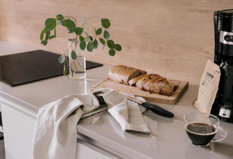 Люкс Повышенной Комфортности, Sonder Royal Garden