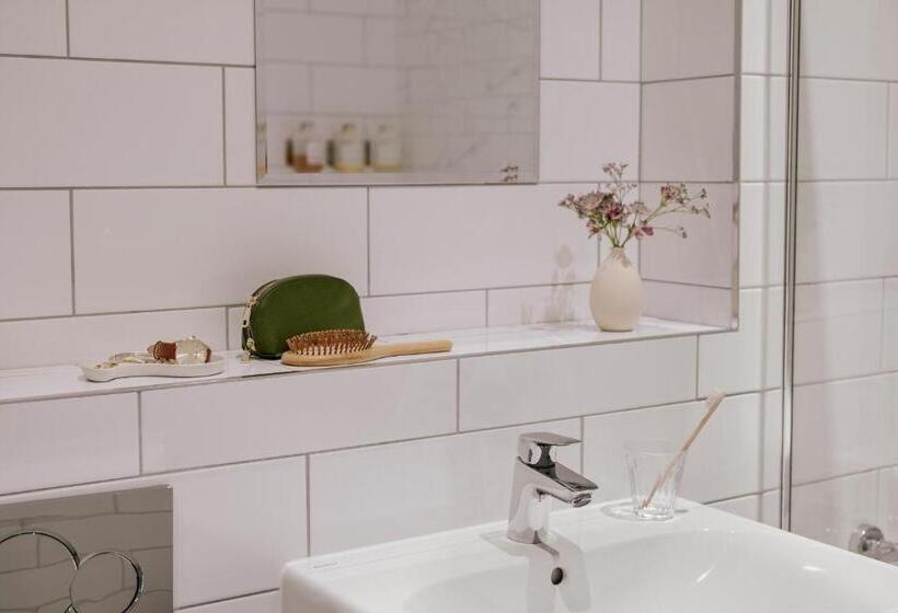Апартаменты 1 Спальня с Балконом, Sonder Royal Garden