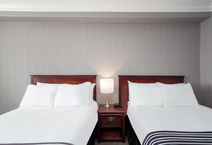 Номер Стандарт 2 Двуспальные Кровати, Sandman Hotel Saskatoon