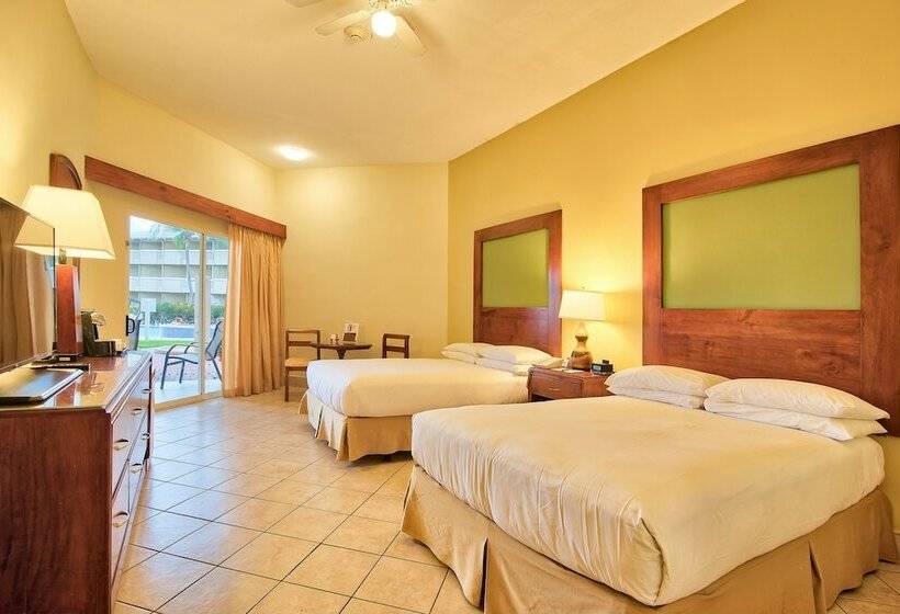 Номер Стандарт 2 Двуспальные Кровати, Fiesta Resort Central Pacific   All Inclusive