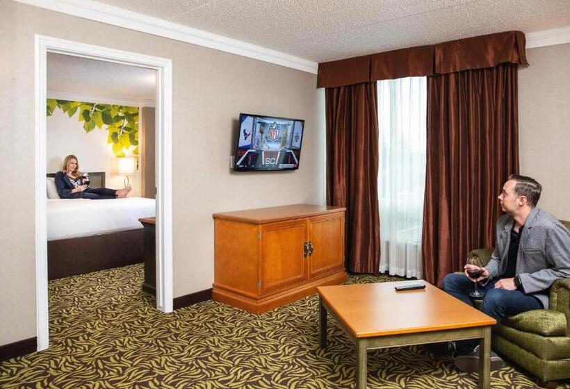 キングサイズベッドのデラックススイート, Varscona Hotel On Whyte