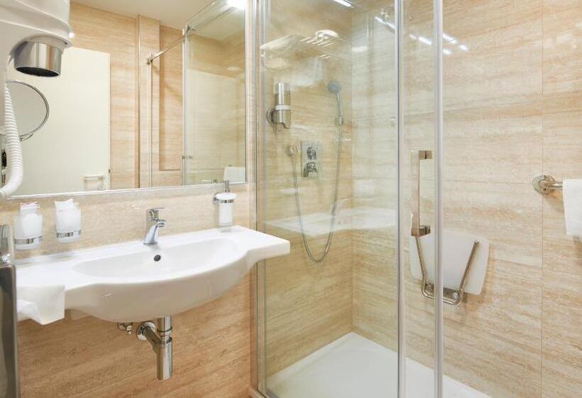 トリプルクラシックルーム, Orea Spa Hotel Cristal