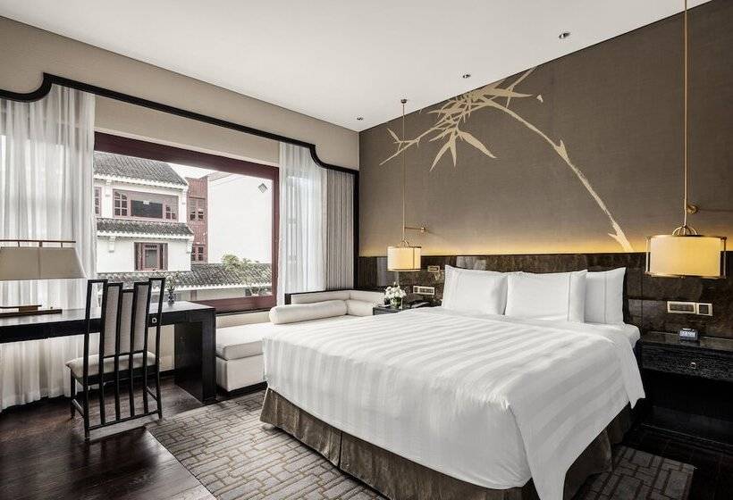 Номер Deluxe, Pan Pacific Suzhou