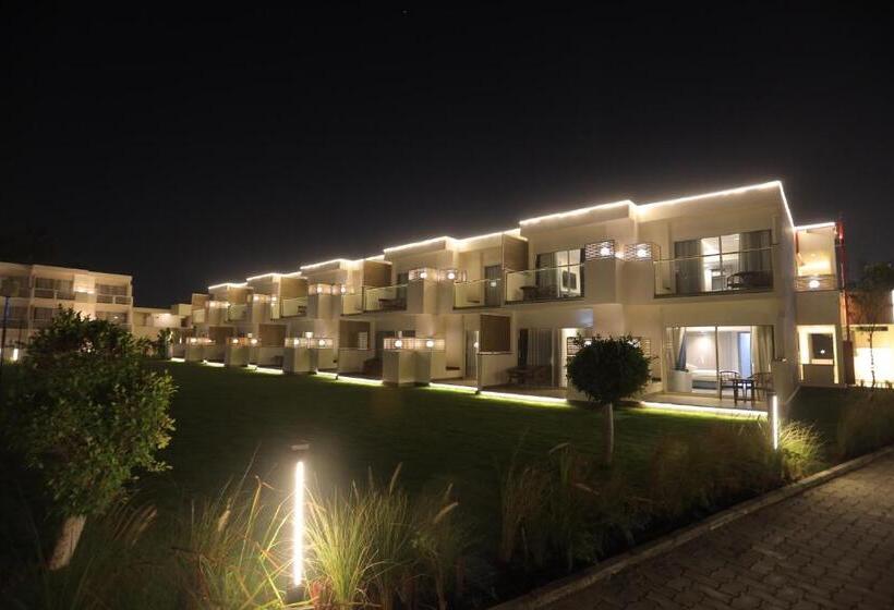 اتاق لوکس با بالکن, Pyramids Park Resort Cairo
