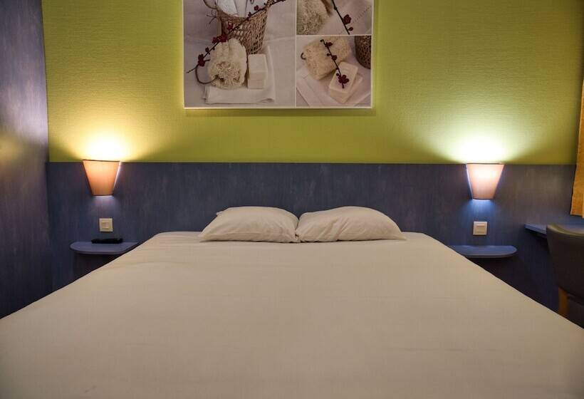 Номер Стандарт Трехместный, Contact Hotel Le Seino Marin   Cléon Elbeuf