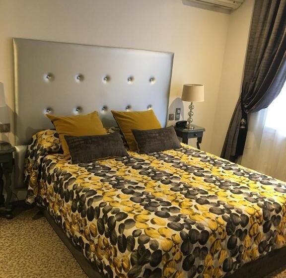 اتاق راحتی, Grand Hotel Des Terreaux