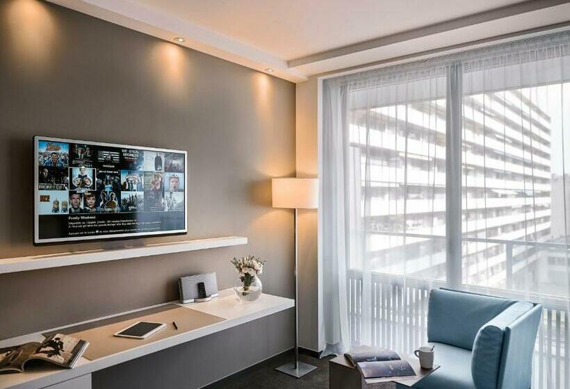 キングサイズベッドのクラシックルーム, Pullman Paris Tour Eiffel