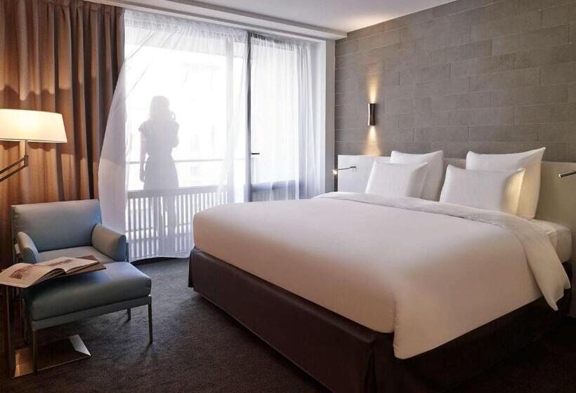 景色の見えるスイートルーム, Pullman Paris Tour Eiffel