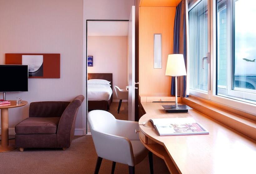 Номер Deluxe, Sheraton Paris Charles De Gaulle Airport