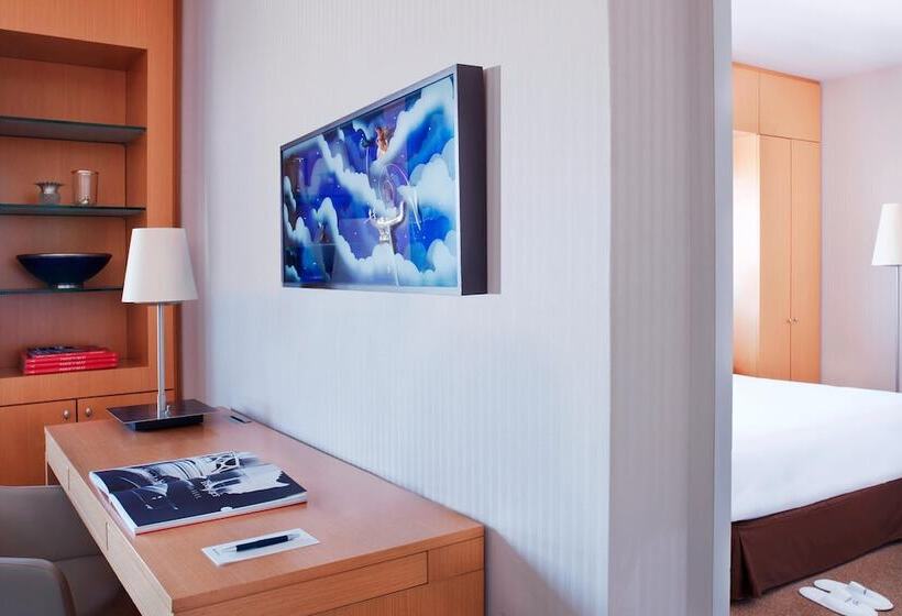 Полулюкс, Sheraton Paris Charles De Gaulle Airport
