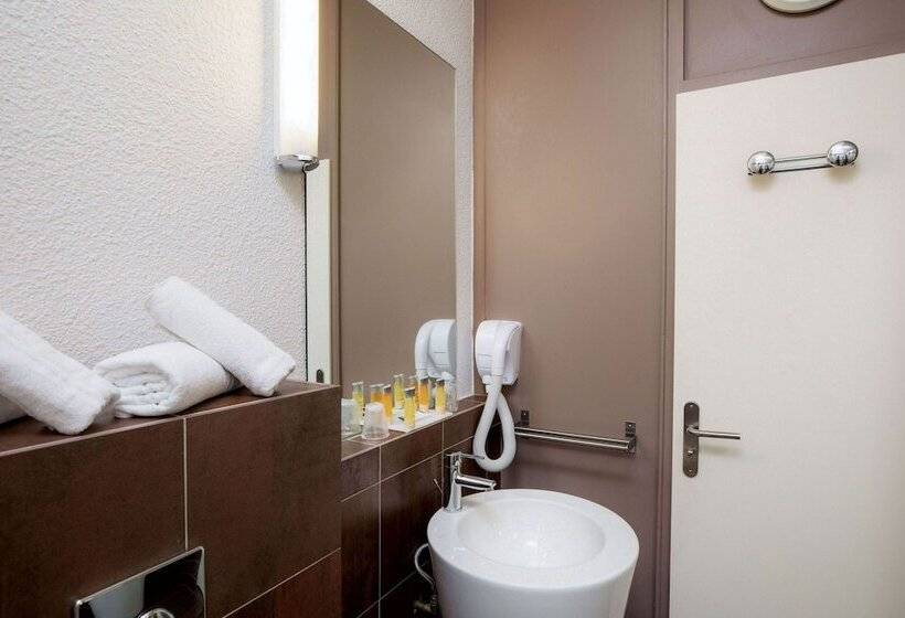 Трехместный Номер Стандарт с Балконом, Sowell Hotels Le Pas Du Loup
