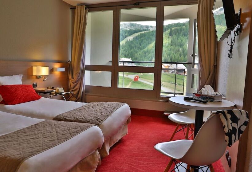 Номер Стандарт с Балконом, Sowell Hotels Le Pas Du Loup