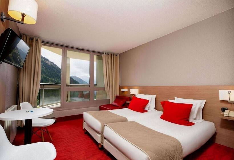 Номер Стандарт с Балконом, Sowell Hotels Le Pas Du Loup