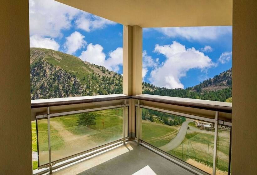 Номер Стандарт Трехместный, Sowell Hotels Le Pas Du Loup