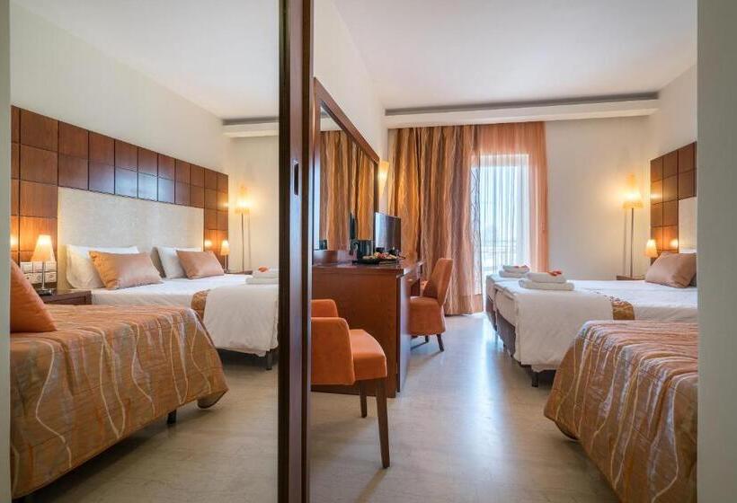 Номер Стандарт Трехместный, Zante Park Resort & Spa, Bw Premier Collection
