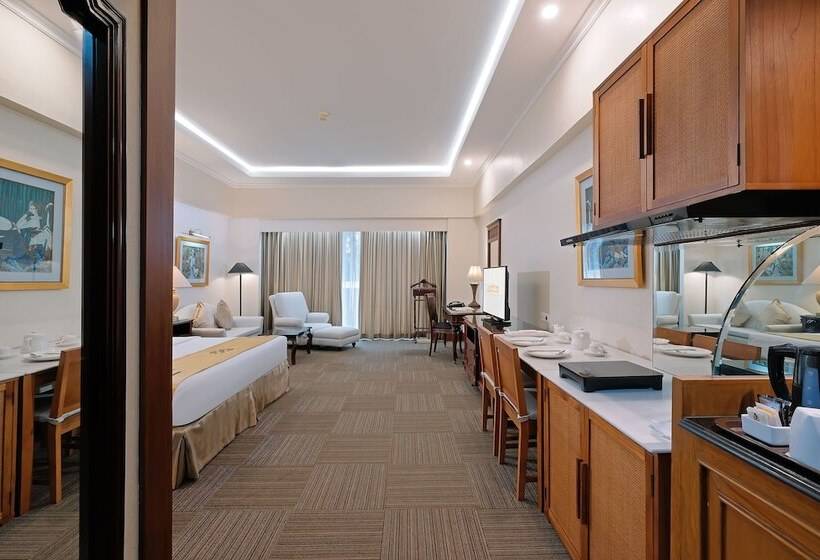 Executive Oda, Sunlake Waterfront Resort & Convention