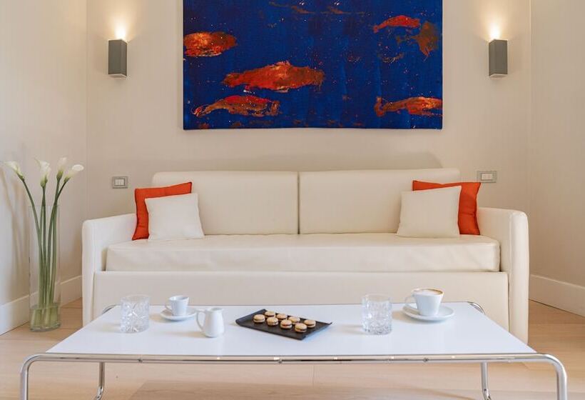 Полулюкс, Grand Hotel Croce Di Malta