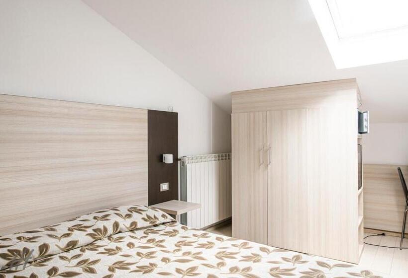 Quarto Basic, Holiday  Alla Finestrella