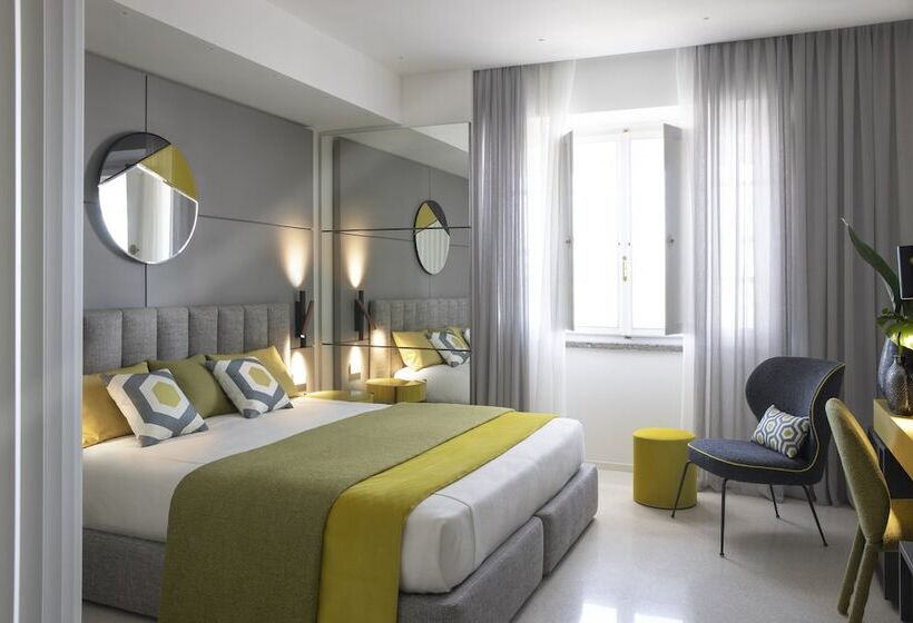 발코니 수피리어 룸, Plaza E De Russie  Relais & Chateaux