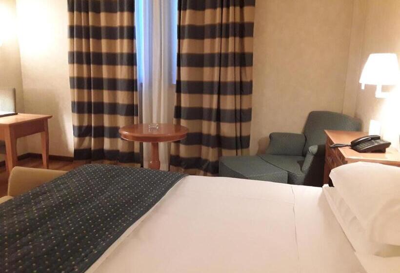 Номер Стандарт Вид на Сад, Monica Hotel Fiera