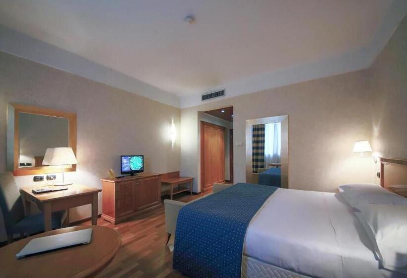 Номер Стандарт Вид на Сад, Monica Hotel Fiera