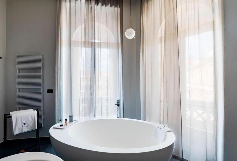 سوییت جونیور, Amadomus Luxury Suites