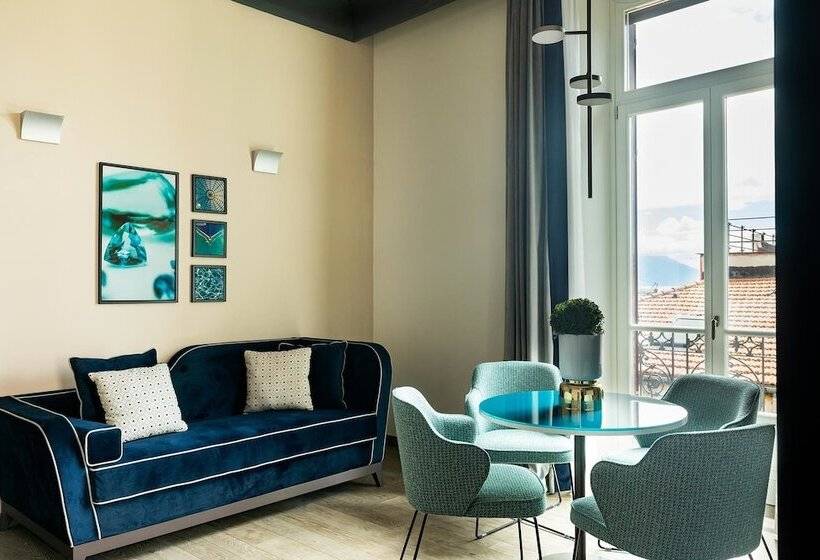 سوییت لوکس, Amadomus Luxury Suites
