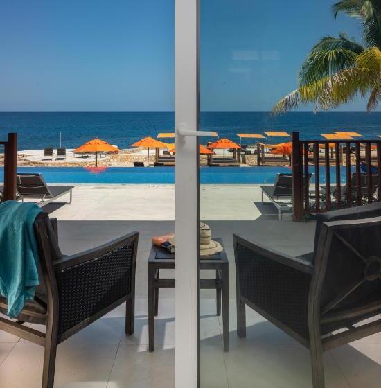 اتاق لوکس با چشم‌انداز دریا, Samsara Cliff Resort
